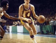 MVP之争：常(cháng)规赛MVP与总決(jué)赛MVP，谁的含(hán)金量更勝(shèng)一籌(chóu)？