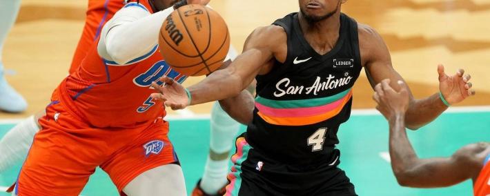 双殺(shā)雷霆(tíng)！马刺三(sān)人(rén)20+送其赛季(jì)第4败，亚历山大砍33+8难阻失利