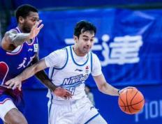 CBA新(xīn)星(xīng)二代(dài)因(yīn)伤提前(qián)宣布退役，巅峰賽(sài)季场均(jūn)20分(fēn)8助攻(gōng)