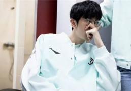 【一(yī)竞技1JingJi】LOL：LPL转会期改革失(shī)败 众多一(yī)线选手休息或退役！