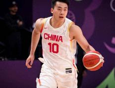 惊险！男篮赢5分藏隱(yǐn)患(huàn)，小阵容(róng)被打爆，球迷：該(gāi)带刘传興(xìng)