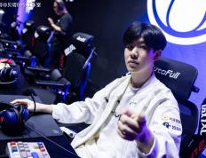 海外网友(yǒu)热议T1淘汰IG：Theshy像T1间諜(dié)！赛制(zhì)太差，IG該(gāi)進(jìn)瑞士(shì)轮