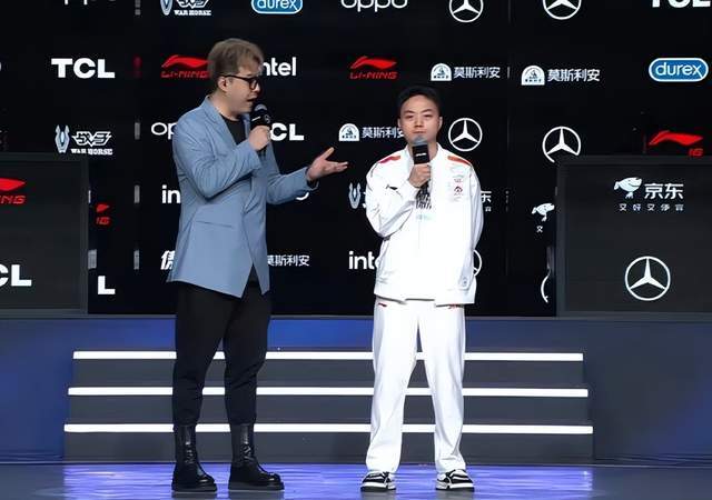 LOL世界亞(yà)軍(jūn)暗(àn)示退役，赛后采訪(fǎng)粉丝炸锅，刚贏(yíng)比赛搞队友心(xīn)态？