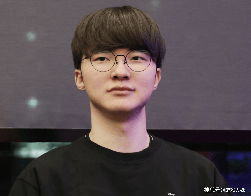 Faker對(duì)历届S賽(sài)冠军进行(xíng)排(pái)名(míng)，认为LPL冠军墊(diàn)底，含金(jīn)量(liàng)最(zuì)低