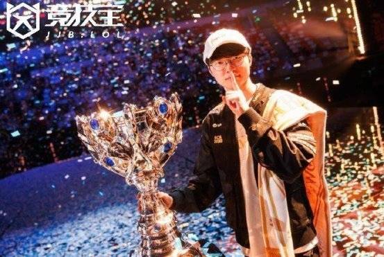 LOL-T1問(wèn)鼎S15全球(qiú)总決(jué)赛冠军，Faker收(shōu)获个人第六冠