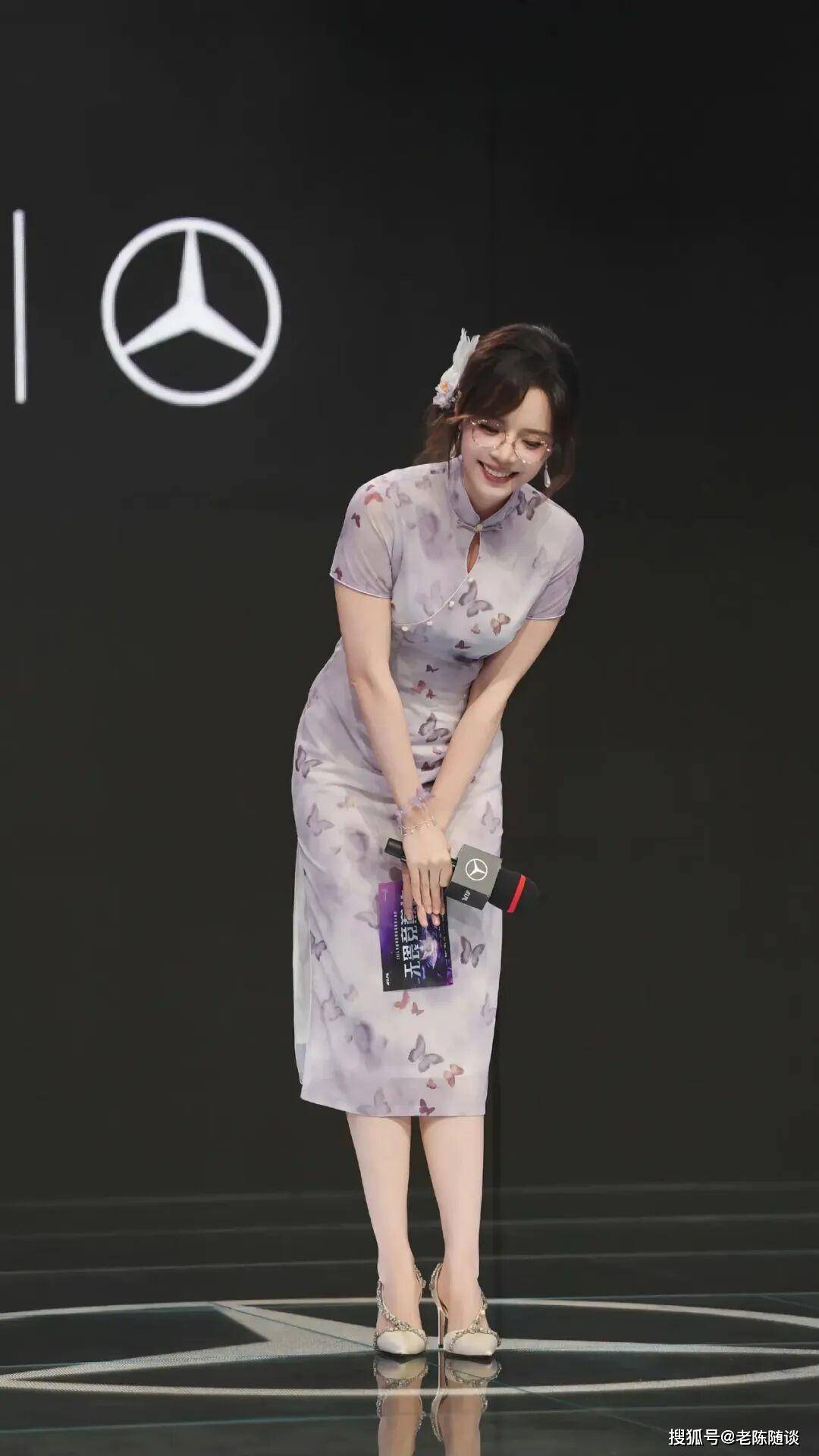 余霜，先天旗(qí)袍美躰(tǐ)女(nǚ)人