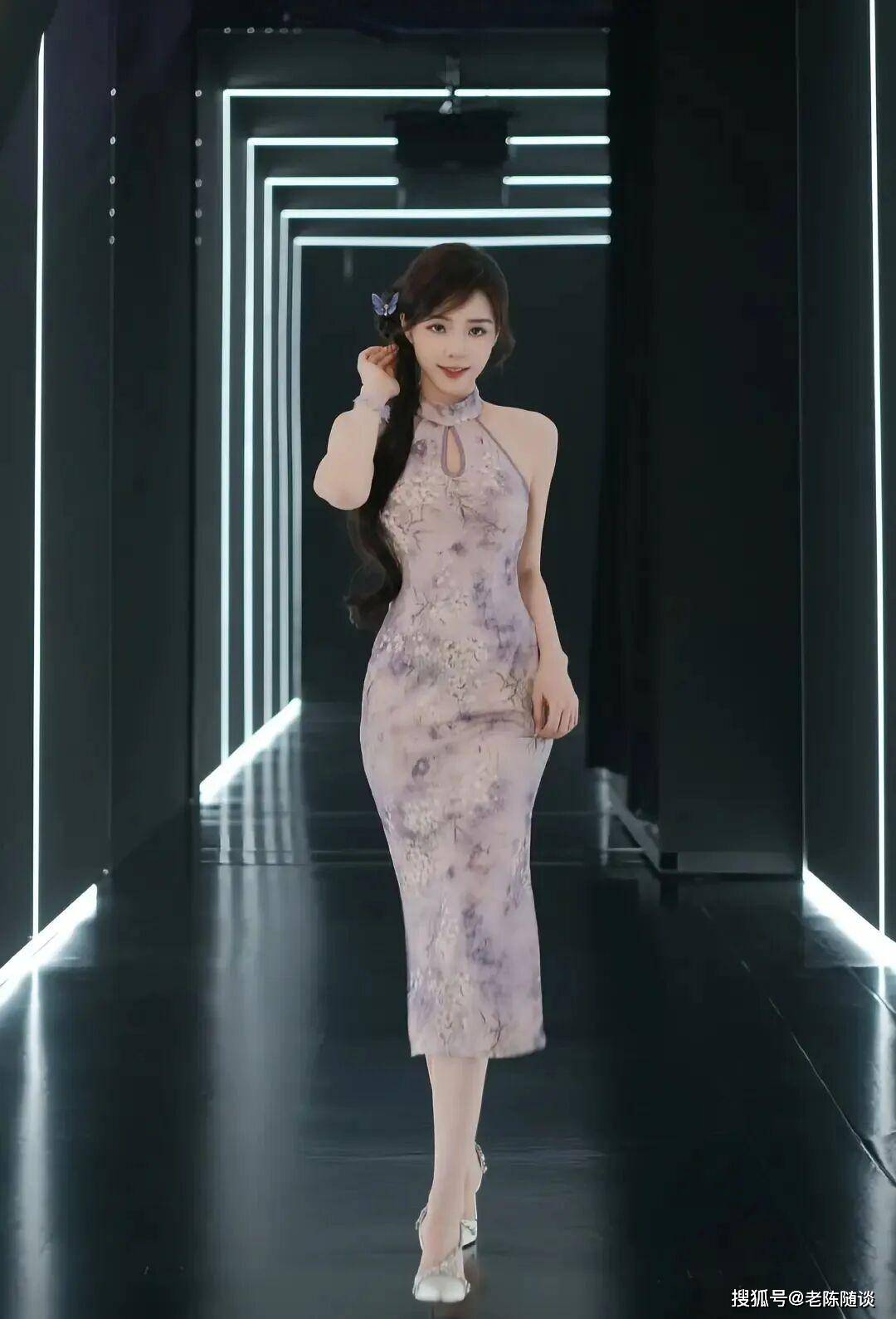 余霜，先天旗(qí)袍美躰(tǐ)女(nǚ)人