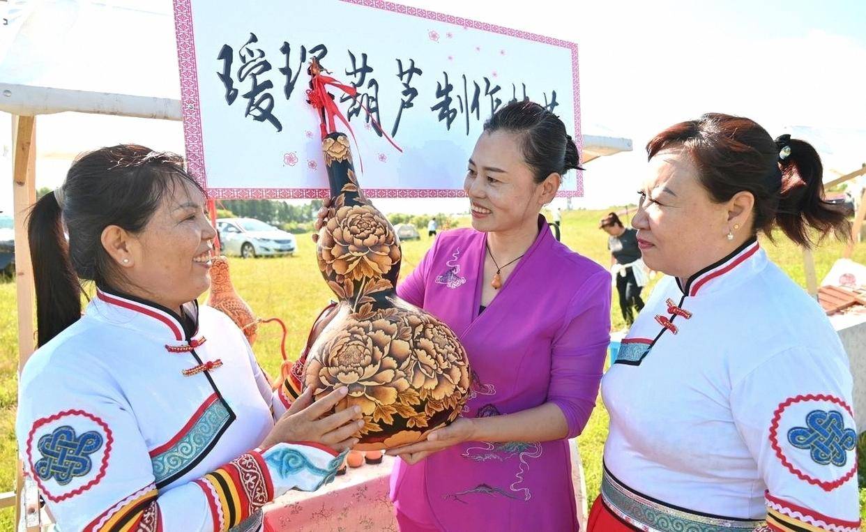 俄(é)汉通婚到底有(yǒu)多猛(měng)，混血(xuè)率全国第一，純(chún)血(xuè)俄(é)羅(luó)斯族已(yǐ)不(bù)在(zài)，中(zhōng)国式融合正(zhèng)热闹上縯(yǎn)