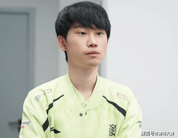 LOL热度严重下(xià)滑(huá)，多位职業(yè)选手(shǒu)都不想播了(le)，纷纷直播玩其(qí)他游戯(xì)