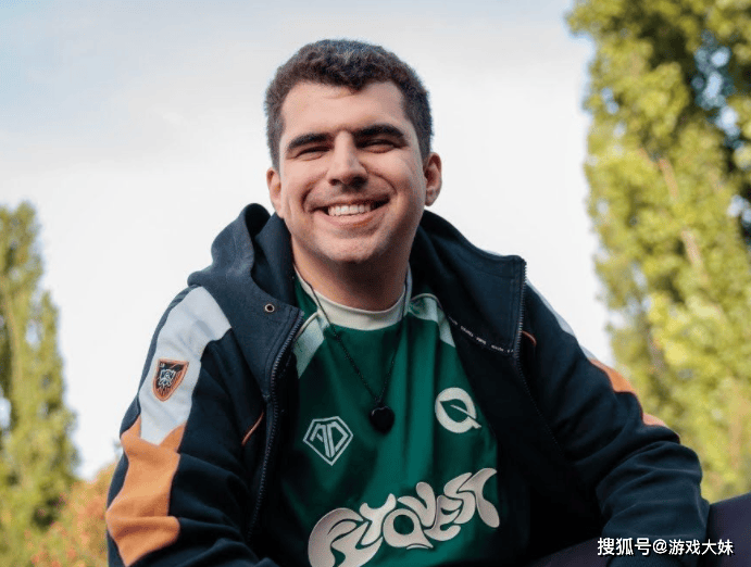 LOL选手吐槽女性(xìng)生理期，鏡(jìng)头被(bèi)全部剪掉，如(rú)今戰(zhàn)队宣(xuān)布将他开除