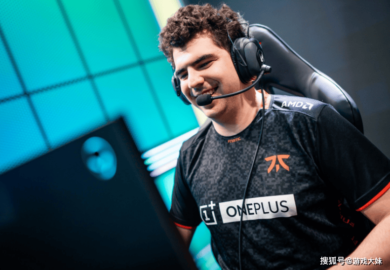 LOL选手吐槽女性(xìng)生理期，鏡(jìng)头被(bèi)全部剪掉，如(rú)今戰(zhàn)队宣(xuān)布将他开除