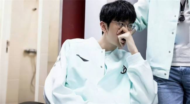 【一(yī)竞技1JingJi】LOL：LPL转会期改革失(shī)败 众多一(yī)线选手休息或退役！