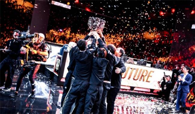 【一競(jìng)技1JingJi】LOL：FPX官宣退出(chū)LPL赛事 369大概(gài)率休息AL全(quán)員(yuán)续约