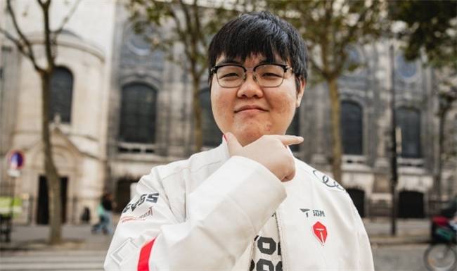 【一競(jìng)技1JingJi】LOL：FPX官宣退出(chū)LPL赛事 369大概(gài)率休息AL全(quán)員(yuán)续约