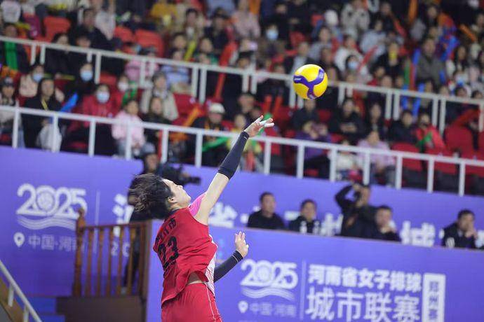 河南省女(nǚ)排城市(shì)联賽(sài)八强賽(sài)收官 郑州队顺利挺进总决賽(sài)