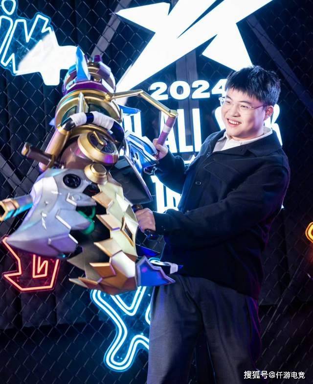 LOL官方更新战力排行榜，第一毫不意外，IG赫然在(zài)列！