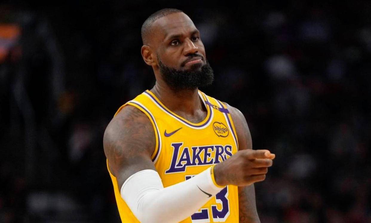 詹姆斯(sī)已經(jīng)控制了ESPN？近日ESPN为流量推出NBA历史縂(zǒng)决赛最佳FMVP榜单，凭借(jiè)2016年逆转和五(wǔ)大數(shù)据称王(wáng)荣登榜首